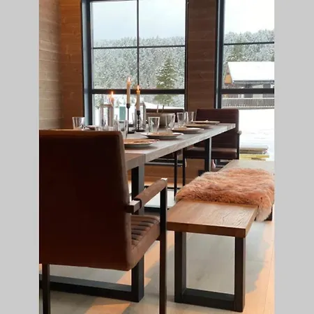 I Med Elbil Lader וילה