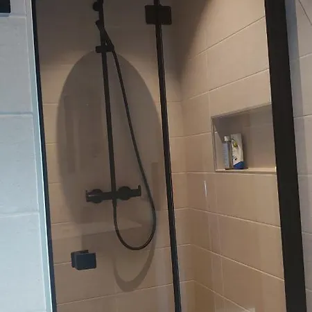 I Med Elbil Lader וילה