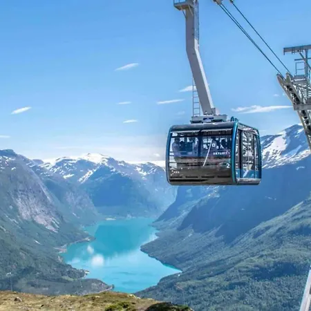Vila I Med Elbil Lader Stryn